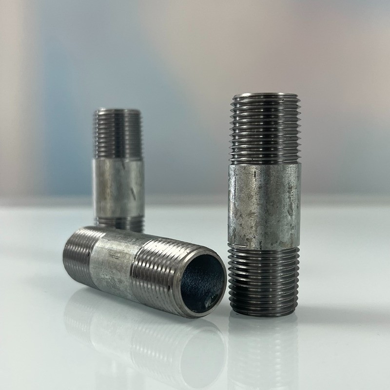 BS EN10241 Zinc Plated Carbon Steel Nipple - Image 2